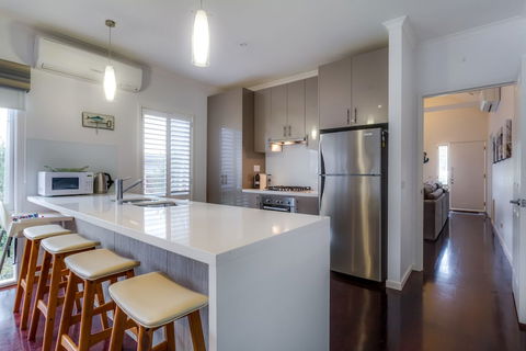 Cute Cottage On Cain - Darwin Holiday 3