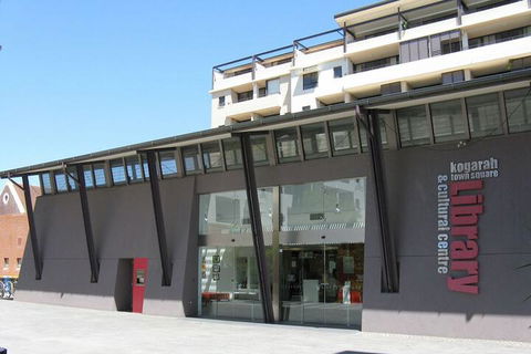 Short Train Ride To Sydney CBD - Darwin Holiday 1