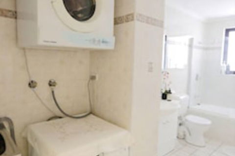 Short Train Ride To Sydney CBD - Darwin Holiday 4