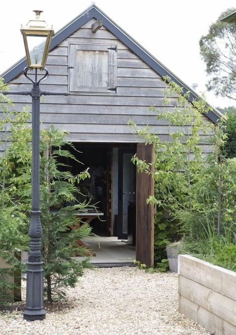 Elm Cottage Barn - Darwin Holiday 1