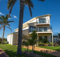 Kara Yaringa on Hill Street - Darwin Holiday