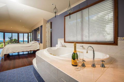 Tura Beach House On Pacific Way - Darwin Holiday 6