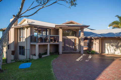 Tura Beach House On Pacific Way - Darwin Holiday 1
