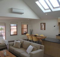 Tennysons on Sackville - Darwin Holiday