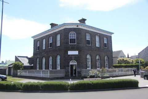 The Ivy Bank - Darwin Holiday 0