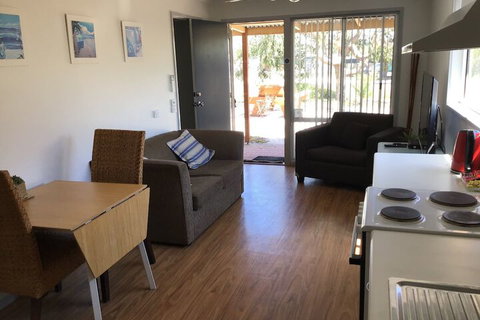 90 Mile Beach House & Villas - Darwin Holiday 4