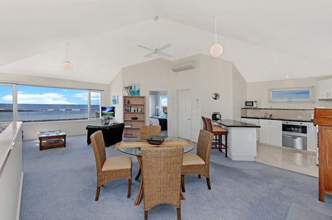 A Top Deck - Darwin Holiday 4