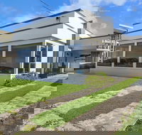 The Waves - Darwin Holiday