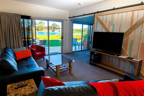 Ulverstone River Edge Apartments - Darwin Holiday 5