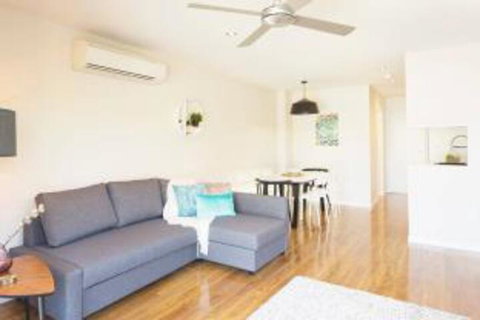 New Designer Home + Parking + Close To Airport - Darwin Holiday 4