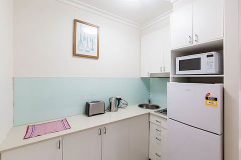 GENIE, 1BDR East Melbourne Studio - Darwin Holiday 2