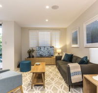 Executive 2 Storey Apartment with Pool - Darwin Holiday