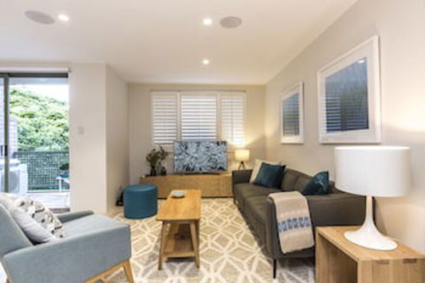 Executive 2 Storey Apartment With Pool - Darwin Holiday 0