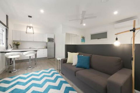 Milton Mews - Studios - Darwin Holiday 0