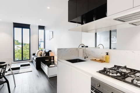 ESTHER, 2BDR South Yarra Apartment - Darwin Holiday 1