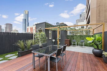 AERIN, 2BDR Melbourne Apartment - Darwin Holiday 4