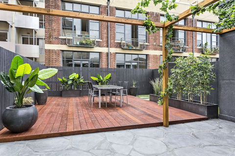 AERIN, 2BDR Melbourne Apartment - Darwin Holiday 1