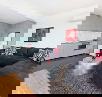 Executive Apartment With Bay Views - Darwin Holiday