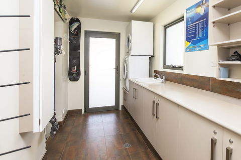 Ned Kelly's Retreat - Sophisticated Style With Modern Convenience And Magical Outlook - Darwin Holiday 0