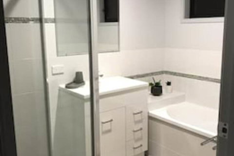 Hervey Bay Holiday Home - Darwin Holiday 3