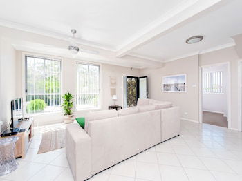 Magnolias At Fingal Bay - Darwin Holiday 0