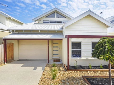 Villa By The Sea - Darwin Holiday 3