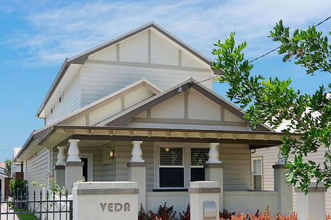 Newcastle Executive Homes - Veda House - Darwin Holiday 1