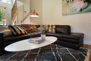 Daylesford Lake Villa 2 - Darwin Holiday 0