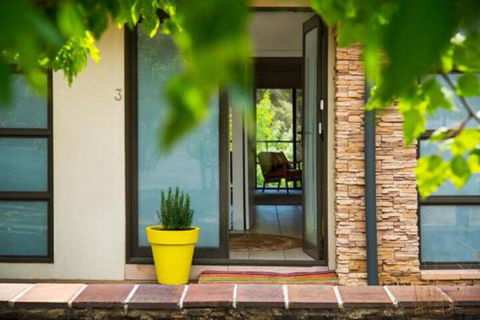 Lake Daylesford Lodge 3 - Darwin Holiday 6