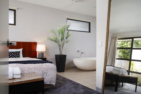 Lake Daylesford Lodge 7 - Darwin Holiday 6