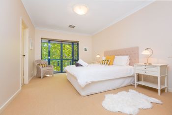Luxurious Perth Townhouse - Darwin Holiday 0