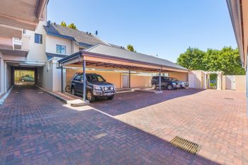 Luxurious Perth Townhouse - Darwin Holiday 1