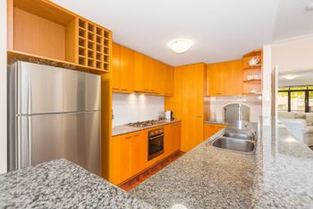 Luxurious Perth Townhouse - Darwin Holiday 3