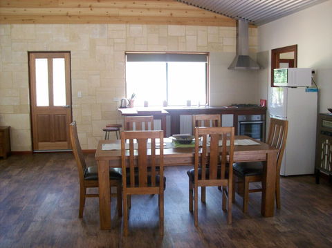 Silversprings Cottages - Darwin Holiday 5