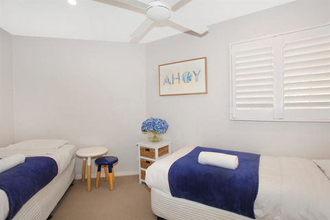 Coolum Baywatch Luxury Style Penthouse Linen Included WIFI 500 Bond - Darwin Holiday 1