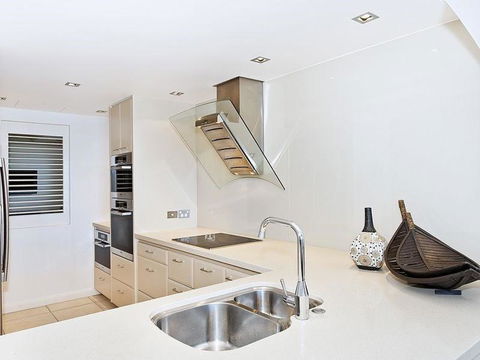 Breakers U4 - Darwin Holiday 4