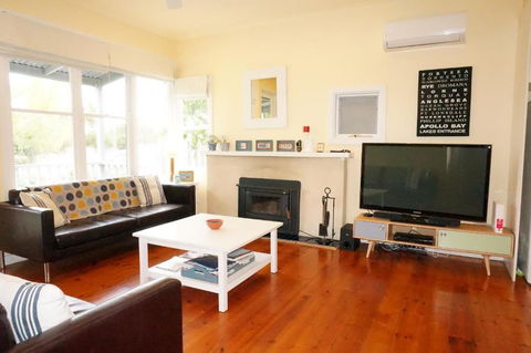 Dinghys Rest - Darwin Holiday 1