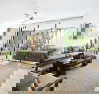 Temple 221 2BR Resort Spa Apartment - Darwin Holiday