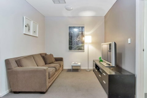 Contemporary Townhouse In Adelaide City - Darwin Holiday 5