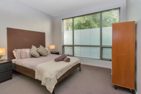 Contemporary Townhouse In Adelaide City - Darwin Holiday 2