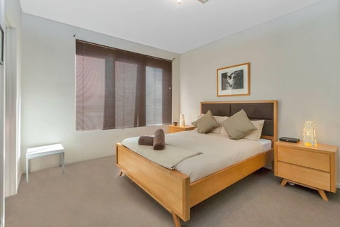 Contemporary Townhouse In Adelaide City - Darwin Holiday 6