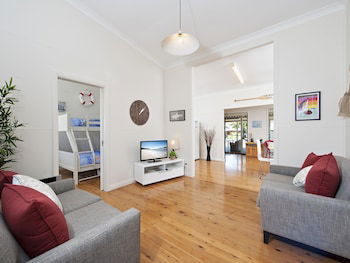 Fingal Beach Shack - Darwin Holiday 0