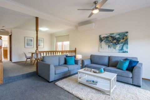 Parkview Villa 2 Luxury 3 Bedroom Home - Darwin Holiday 0