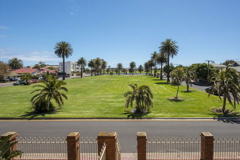 Parkview Villa 2 Luxury 3 Bedroom Home - Darwin Holiday 5