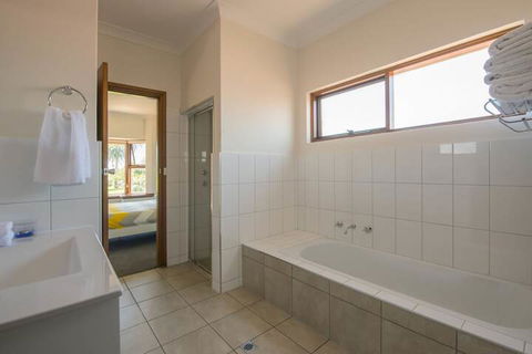 Parkview Villa 2 Luxury 3 Bedroom Home - Darwin Holiday 2