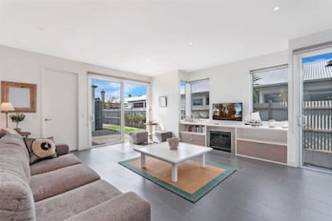 The Craic - Darwin Holiday 0