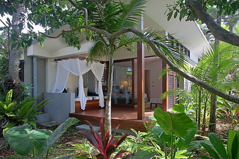 Barefoot At Broken - Darwin Holiday 6