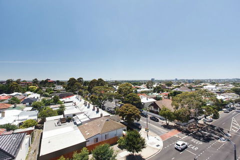 Spacious Urban Oasis In Central Location - Darwin Holiday 2