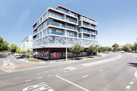 Spacious Urban Oasis In Central Location - Darwin Holiday 0