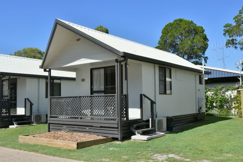BIG4 Breeze Holiday Park â€“ Rainbow Beach - Darwin Holiday 1